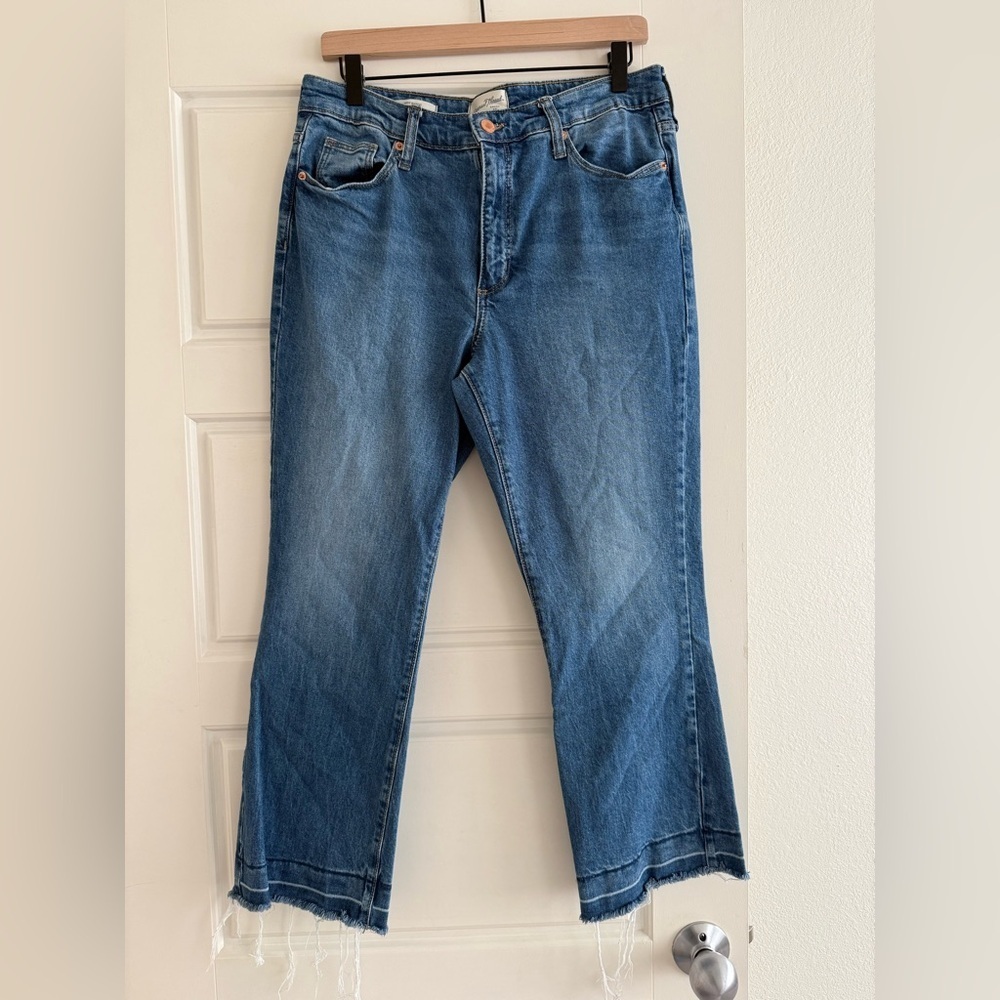 Universal Thread Medium Wash Ankle Bootcut Jeans Size 10